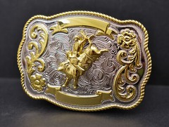 HUGE 122*86MM MAN ROCK BULL RIDE RODEO COWBOY GOLD TEXAS WESTERN BELT BUCKLE