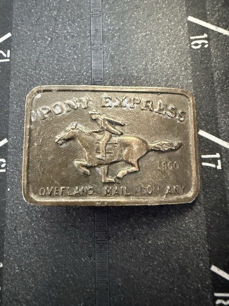 VINTAGE SMALLER SIZE PONY EXPRESS OVERLAND MAIL COMPANY BELT BUCKLE SINCE 1860