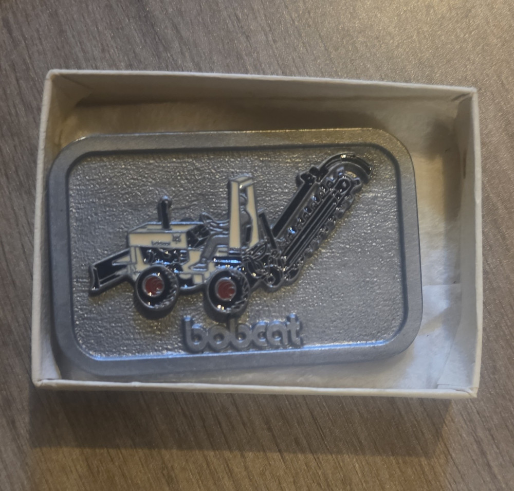 Men&rsquo;s Silver Metal Tractor Belt Buckle, Clip Style, Fits 1.5in Belt