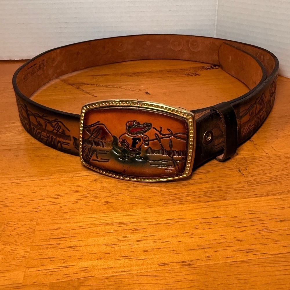 Vtg Brown Leather Belt with UF of Fl Mascot with Western scenes. Buckle Uf Gator
