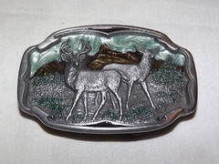 VINTAGE HUNTING DEER DOE BUCKS 1991 C & J MADE IN USA METAL BELT BUCKLE