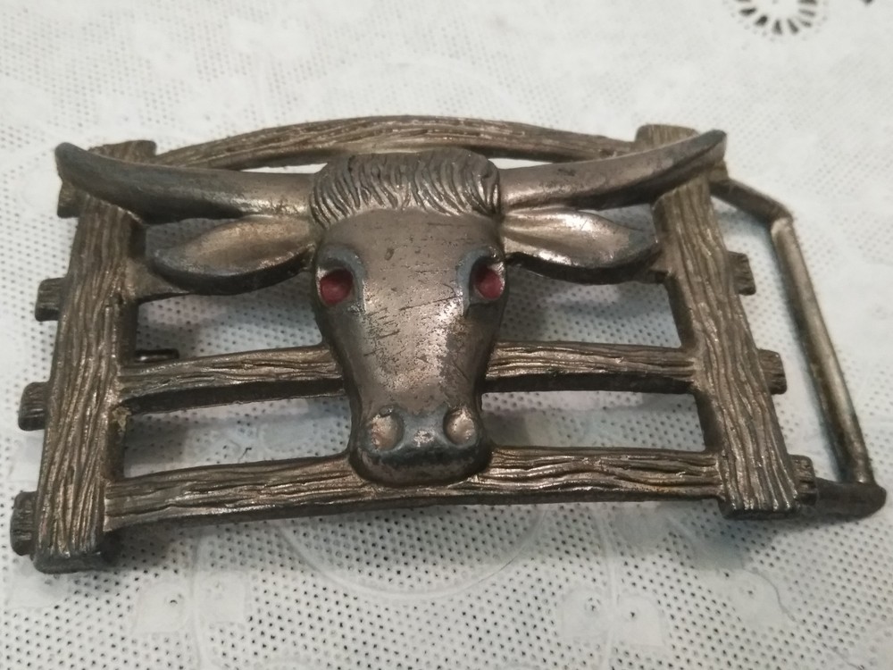 VTG. Cowboy Belt Buckle Long Horn Bull Head 4 »X2 » Silver Tone