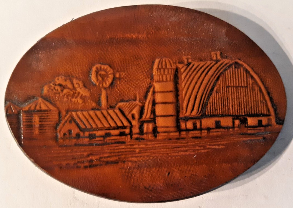 belt buckle 1983 oval leather farm scene barn 3.25&Prime; long unused