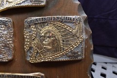 AWARD DESIGN MEDALS PRESENT 12 GREAT INDIAN CHIEFS GOLD SILVER PLATED ON STAND