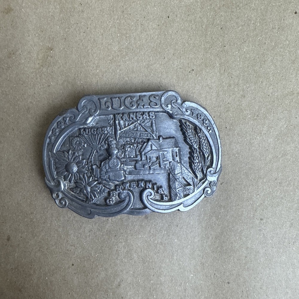 Lucas Kansas 1987 Centennial Garden Of Eden Metal Belt Buckle Dart (281/500)