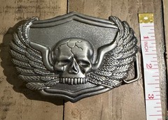 Skull buckle with Wings