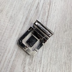 Vintage Lynx Silver Metal Belt Buckle Logo Clip On Retro Accessory