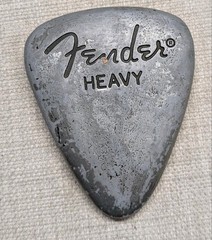 vintage FENDER belt buckle GUITAR PICK metal WESTERN cowboy HEAVY