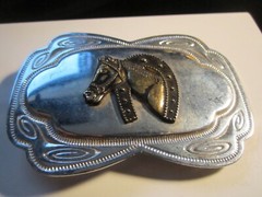 VINTAGE HORSE WITH HORSE SHOE THEME BELT BUCKLE- GW-9