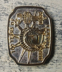 100 Years of Liberty 1886-1986 Gold & Silver Tones Belt Buckle 3 3/8&Prime; x 2 5/8&Prime;