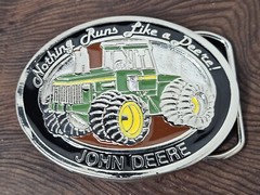 VINTAGE JOHN DEERE « NOTHING RUNS LIKE A DEERE! » METAL BELT BUCKLE
