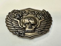 Dimensional Skull Head With Wings And Flowers – Raised Belt Buckle