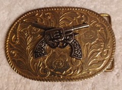 Pistol Guns on OVAL Belt Buckle Gold Metal Western Revolver 3.5” Long, 2.5 Wide