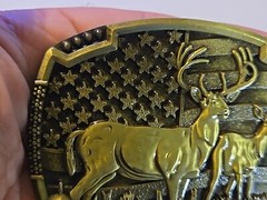 AMERICAN FLAG DEER HUNTING BUCK HUNTER Metal Belt Buckle (BRASS LOOKING)