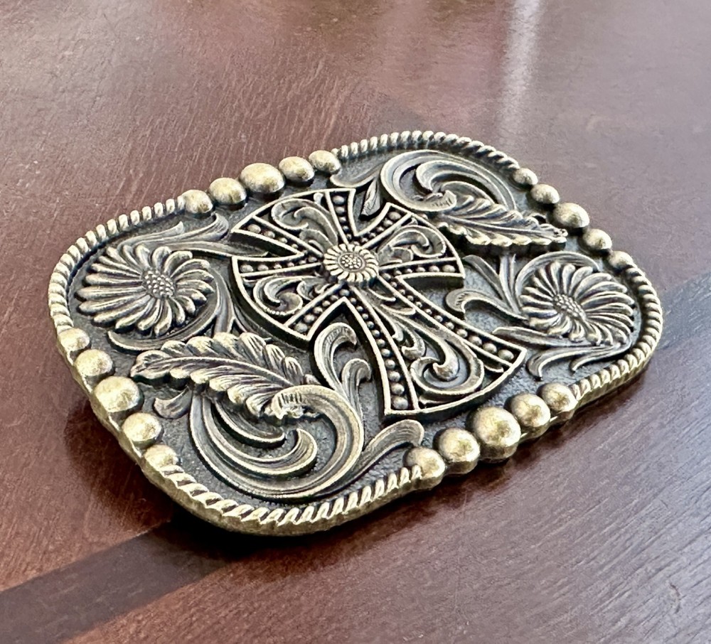 Western Cowboy Belt Buckle with Cross – Antique Bronze Floral Engraved Buckle