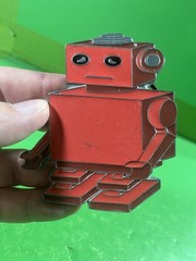 DIECUT ROBOT ART Red PEWTER BELT BUCKLE 2008 Great American Products.