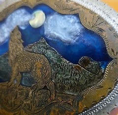 ALASKAN HOWLING WOLF MOONLIGHT BRASS & SILVER BELT BUCKLE BLUE PEARL RESIN INLAY