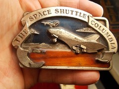N/M CONDITION 1982 BERGAMOT BELT BUCKLE « THE SPACE SHUTTLE COLUMBIA », COLORED