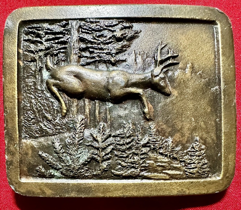1977 Indiana Metal Craft Deer Belt Buckle Bronze (J97) – 2.75in x 2.32in