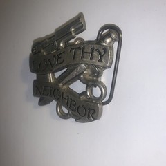 2002 Mobtown Belt Buckle Love Thy Neighbor Gun & Dagger Silver Tone Sb1