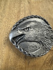 AMERICAN EAGLE HEAD ATTACKING BEAK SILVER COLOR VINTAGE 1993 EGE BELT BUCKLE USA