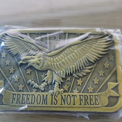 Men&rsquo;s Gold Tone Eagle Stars « Freedom Is Not Free » Western Belt Buckle 1.5in