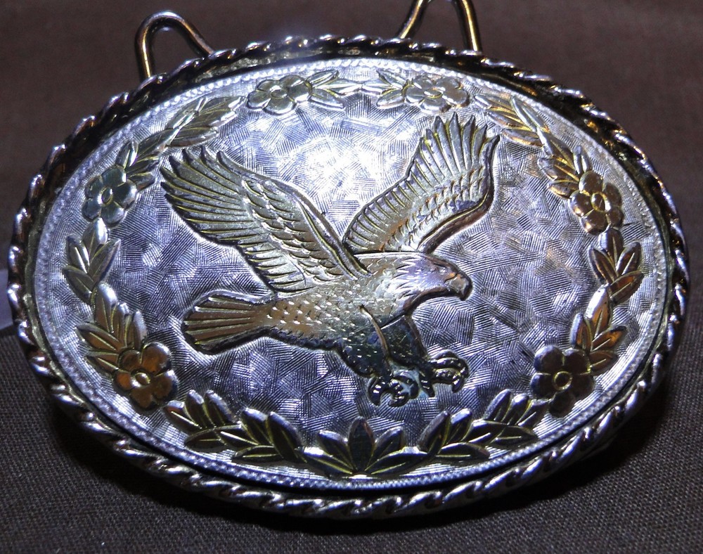 Belt Buckle – Flying Eagle in Flower Wreath – W USA – 2.5 »x1.75 » – 1B