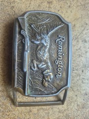 VINTAGE REMINGTON RIFLES BELT BUCKLE – HUNTING DOG