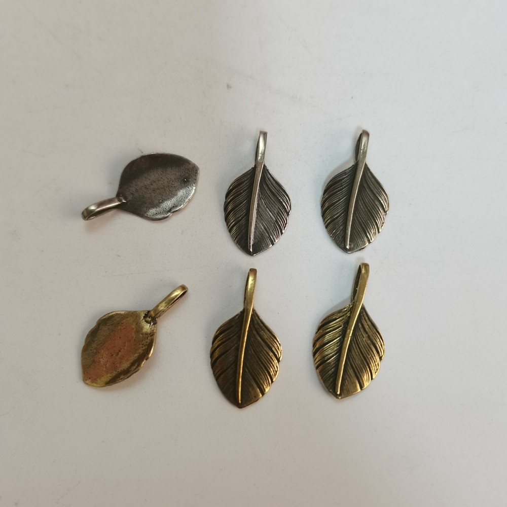 Small Silver Feather Jewelry Pendants,Bag Zipper Puller,Feather Zipper Pull lot