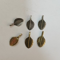 Small Silver Feather Jewelry Pendants,Bag Zipper Puller,Feather Zipper Pull lot
