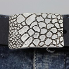 Croco Look Metal Belt Buckle – Textured Design, Elegant & Modern