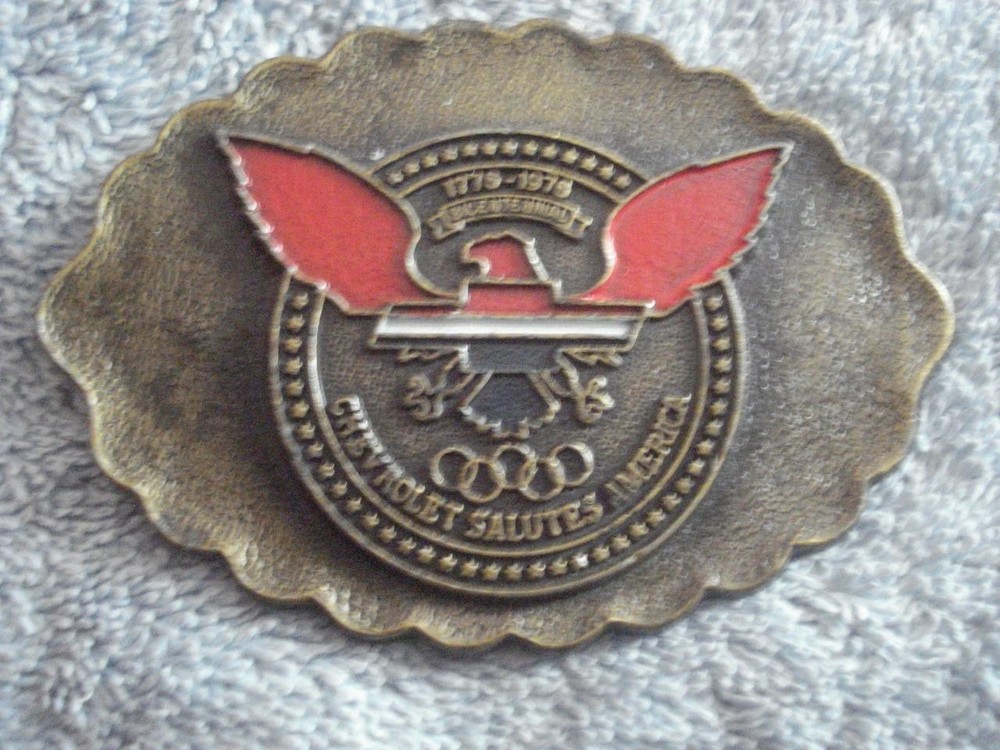 VTG 1976 « CHEVROLET SALUTES AMERICA » BICENTENNIAL BELT BUCKLE(3 1/2&Prime; x 2 1/2&Prime;)