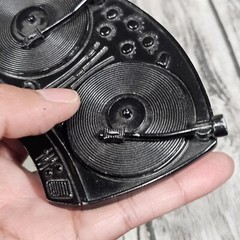 DJ Turn Tables Belt Buckle Moving Spinning Lots of Knobs Retro Y2K Music Disco