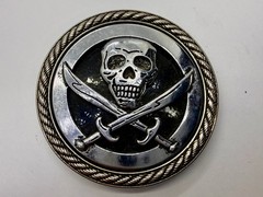 Skull and Crossed Swords Rope Pattern Border Silver Color Round Belt Buckle