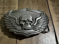 Skull buckle with Wings