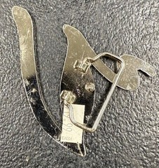 Bold Capital “V” Cut-Out Belt Buckle – Personalized Style Statement!