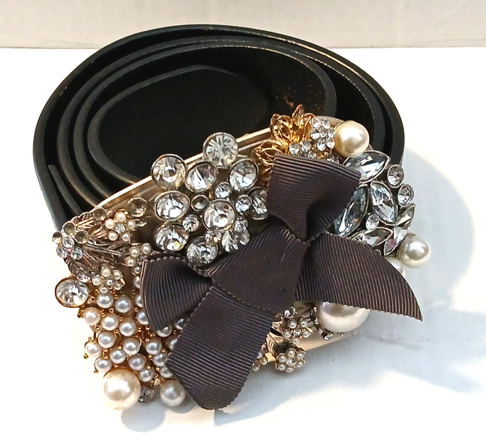 SIGNED DESIGNER CRYSTAL & FAUX PEARL BELT BUCKLE W/ BELT