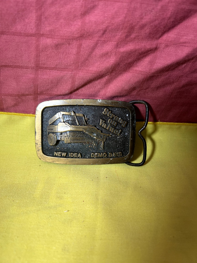 New Idea Demo Days Strong on Value Belt Buckle SpecCast ~ 6449
