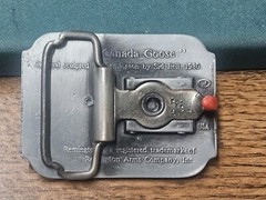 VINTAGE 1980 REMINGTON ARMS FIRST IN THE FIELD CANADA GOOSE PEWTER BELT BUCKLE