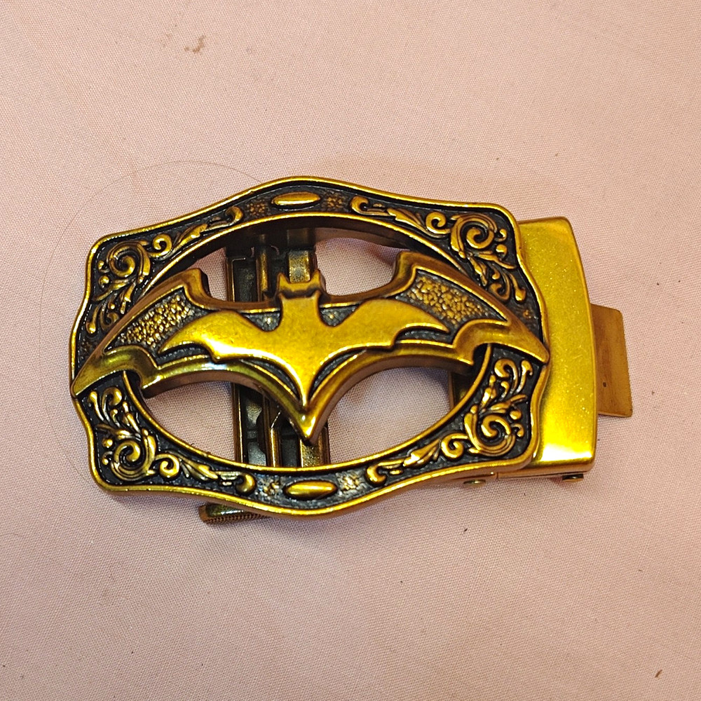Men&rsquo;s Batman Logo Gold Tone Metal Western Belt Buckle Antique Finish 1.5 in