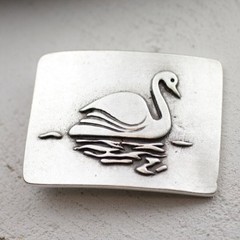 Floating Swan Belt Buckle Antique Silver Look for Leather Belts