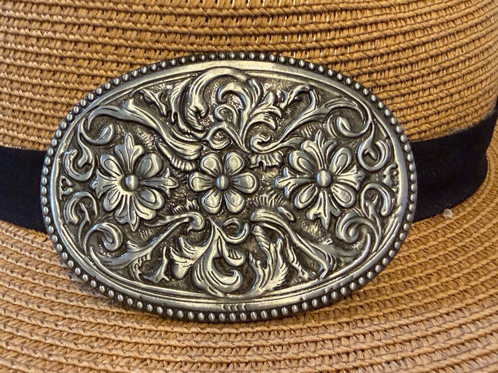 Antiqued Silver Classic Cowboy Flower with Vine Belt Buckle