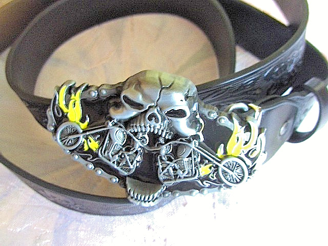 THE EYE CATCHER: GOTHIC BIKER BELT SKULL 2 BIKES BUCKLE NEW