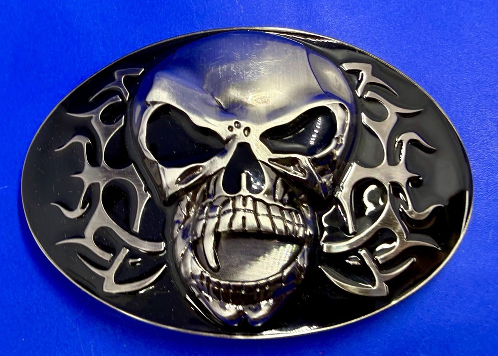 Creepy Flaming Vampire Skull with Fang Gothic Punk Pre Loved Belt Buckle