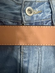 Men’s Blue Light Wash Denim Straight Jeans Regular Fit Button 5-Pocket Logo