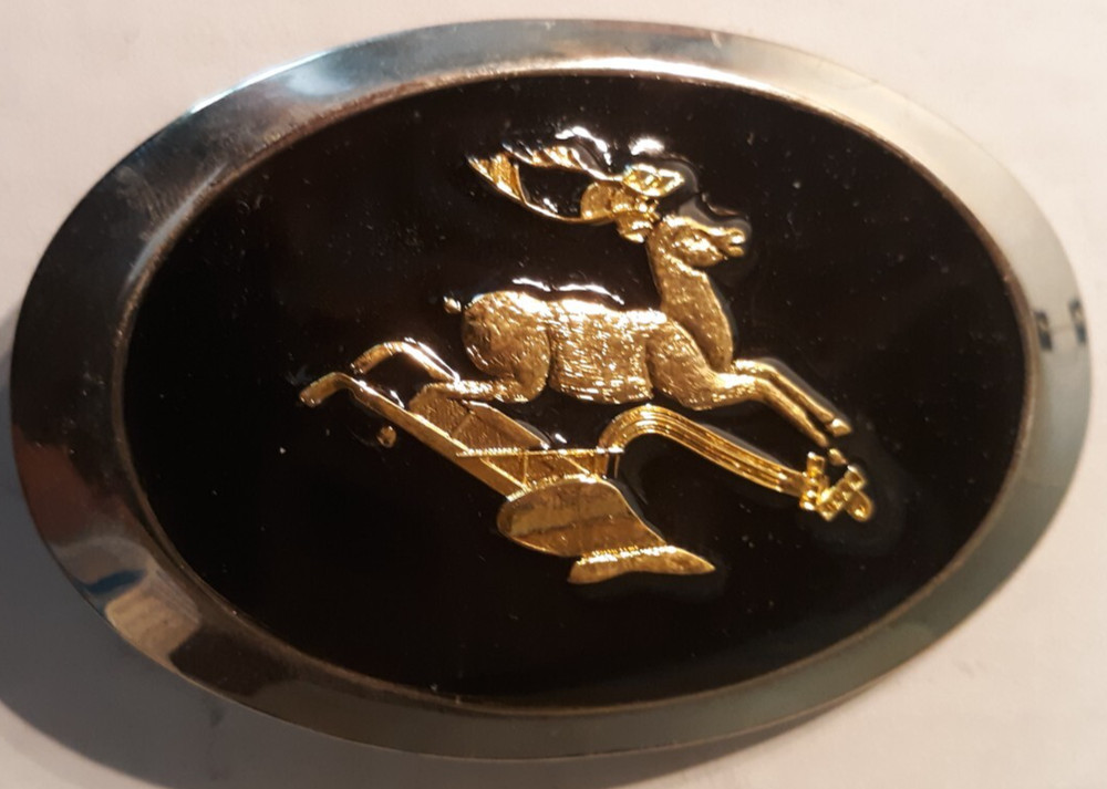 belt buckle oval John Deere logo with horse plow Spec Cast 3.75&Prime; black silver