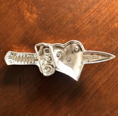Heart With Dagger Knife Love Sword Weapon Metal Unisex Men’s Belt Buckle