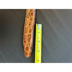 Roundtree and yorke brass buckle all leather crocodile embossed belt old money