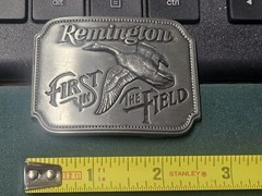 VINTAGE 1980 REMINGTON ARMS FIRST IN THE FIELD CANADA GOOSE PEWTER BELT BUCKLE