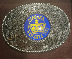 Men&rsquo;s Oval Western Belt Buckle Silver Floral Medallion Niagara Bahamas Crown